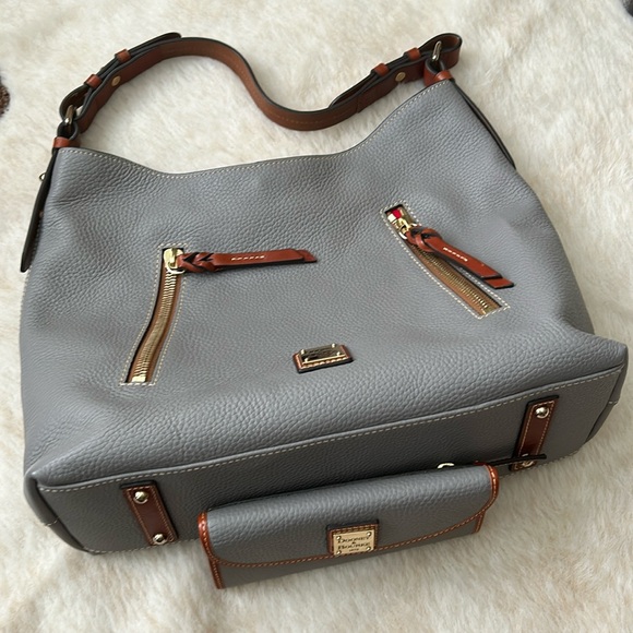 Dooney & Bourke Handbags - 🗣️🗣️. FINAL PRICE.  SHIPPING DISCOUNT Dooney and Bourke purse and wallet.